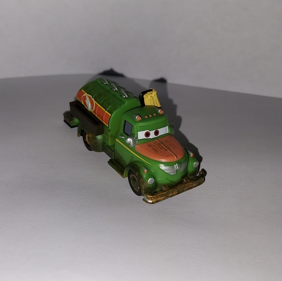Disney Pixar Planes Fire & Rescue Chug Tanker PVC 1:55 Model Car - Picture 1 of 6